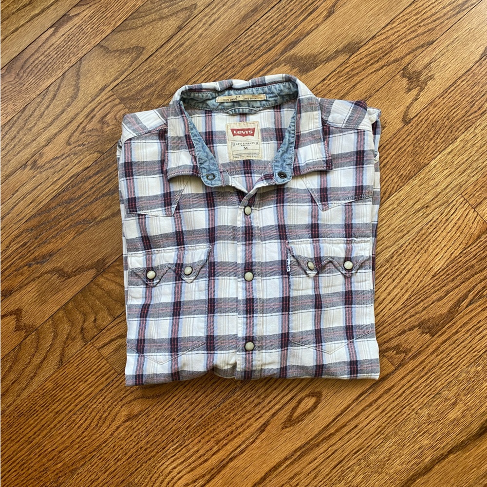 Levi’s plaid snap button flannel